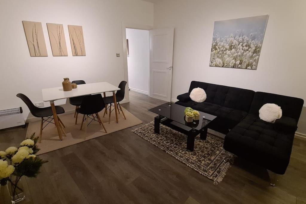 לונדון Luxury 1 Bedroom Flat In The Heart Of Wood Green מראה חיצוני תמונה
