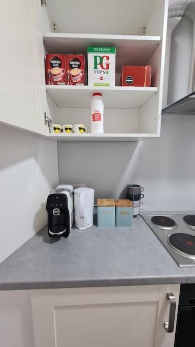 לונדון Luxury 1 Bedroom Flat In The Heart Of Wood Green מראה חיצוני תמונה