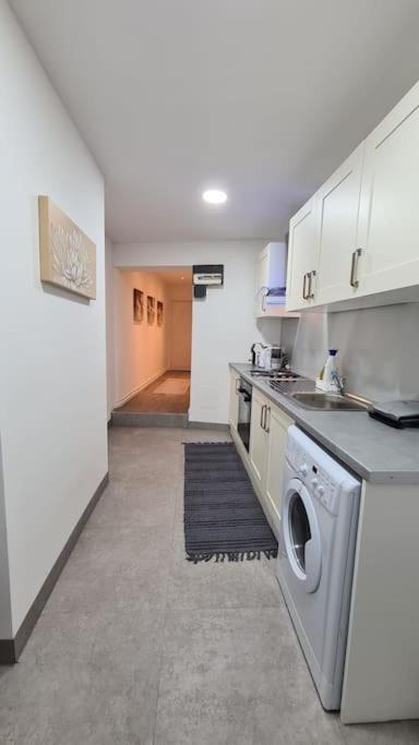 לונדון Luxury 1 Bedroom Flat In The Heart Of Wood Green מראה חיצוני תמונה