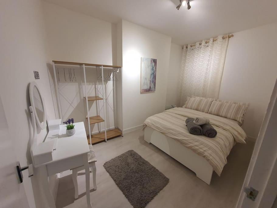 לונדון Luxury 1 Bedroom Flat In The Heart Of Wood Green מראה חיצוני תמונה